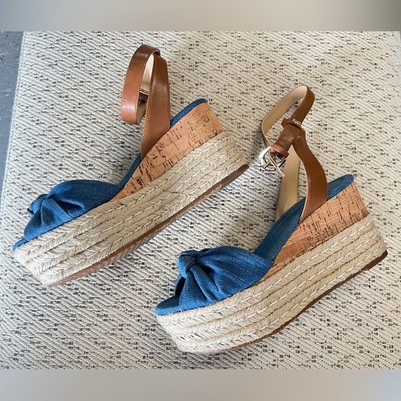 Michael Kors Denim Knot Sandals with Tan Straps - Picture 3 of 5